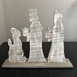 3 Kings Wood Stand. NWOT